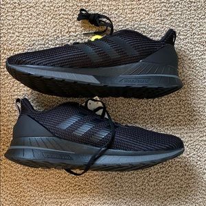 Adidas questar tnd size 10